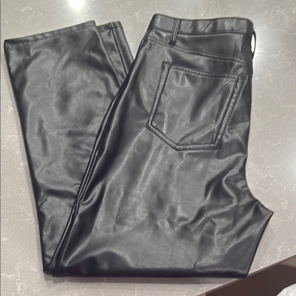 Abercrombie & Fitch Black Straight Leg Pants - Picture 1 of 7